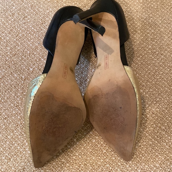 Vince Camuto Gold Snakeskin Embossed And Black Leather Pump Heels Size 7-1/2 - Picture 9 of 10